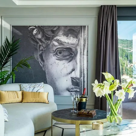 Lux Kalifa 5 Star Exquisite *