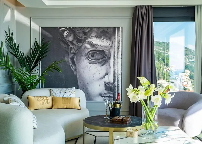 Lux Kalifa 5 Star Exquisite *